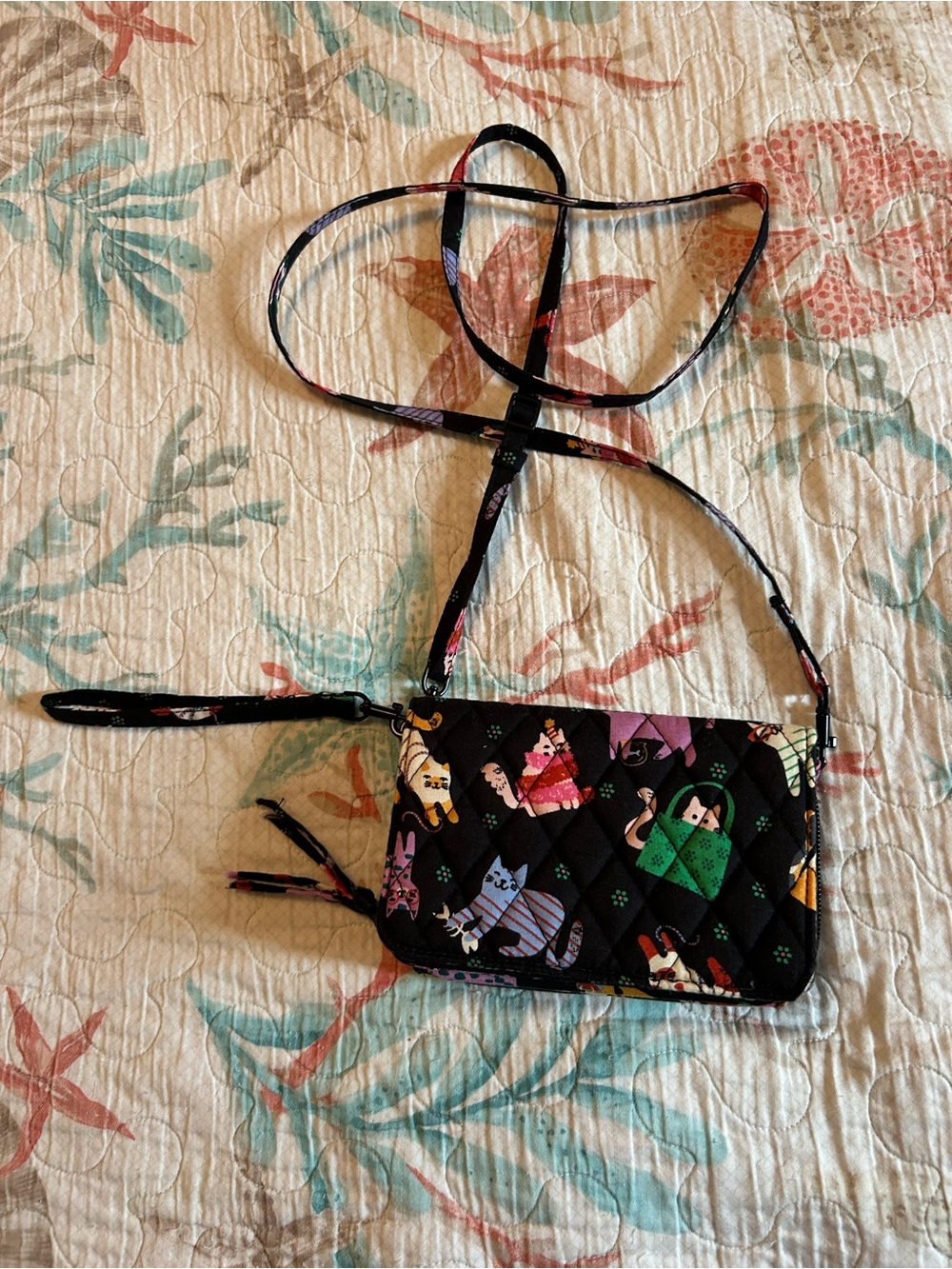 Vera Bradley Black Quilted RFID Crossbody Multicolor Herding Cat Print
